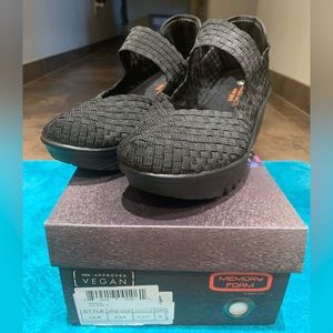 Bernie Mev - Black Wedge Lulia  - Size 38 M (with box)